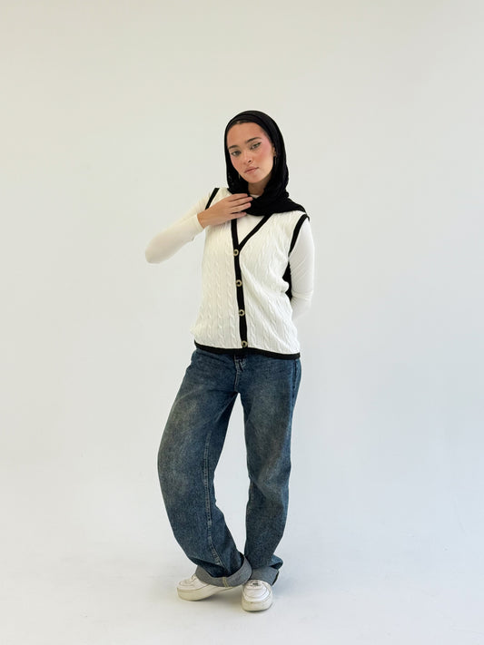 Black& white Knit vest