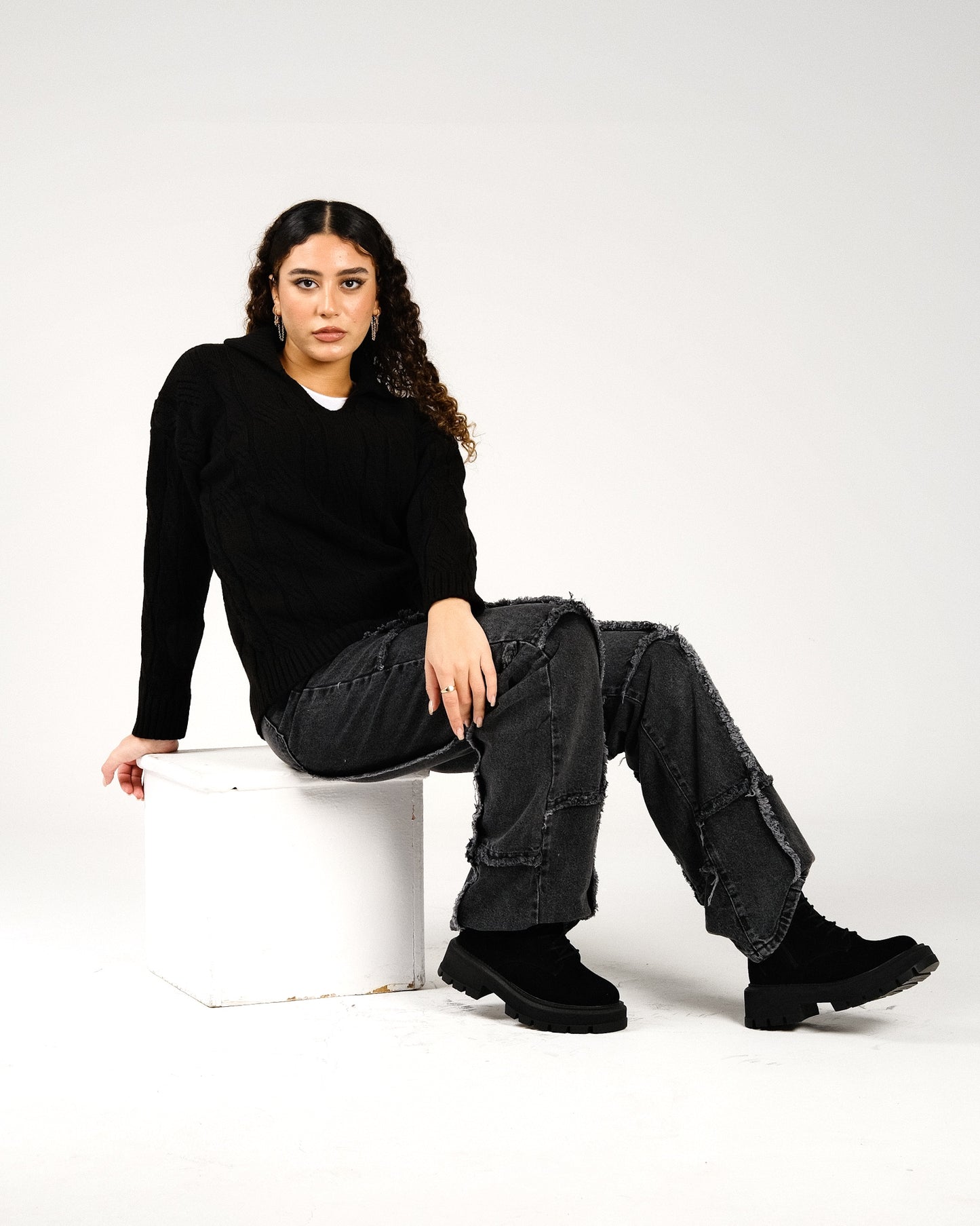 Knitted sweater-black