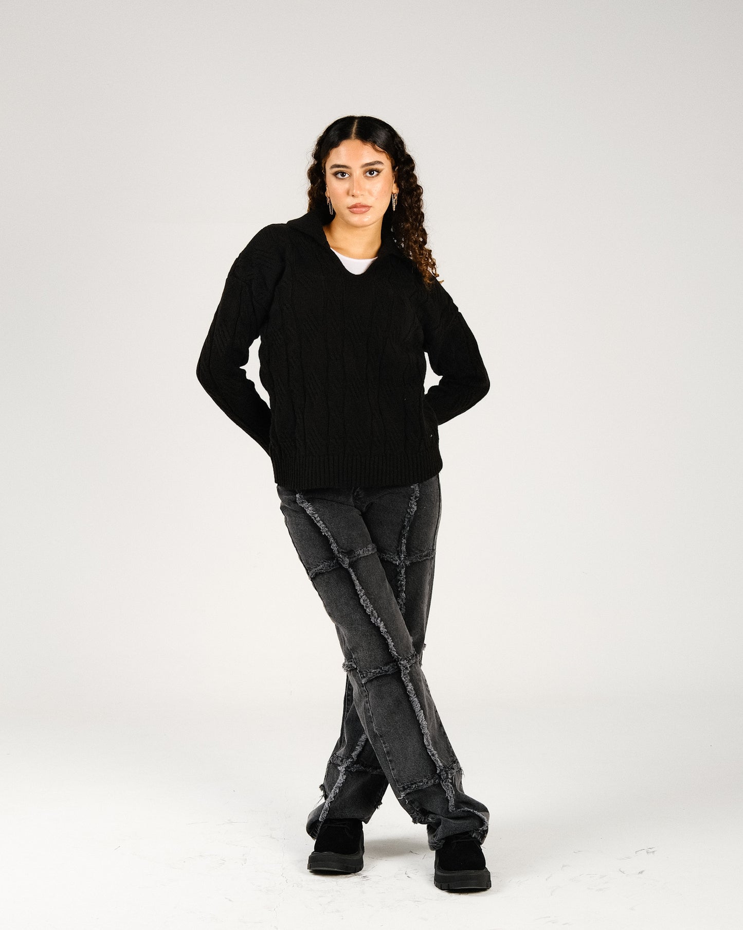 Knitted sweater-black