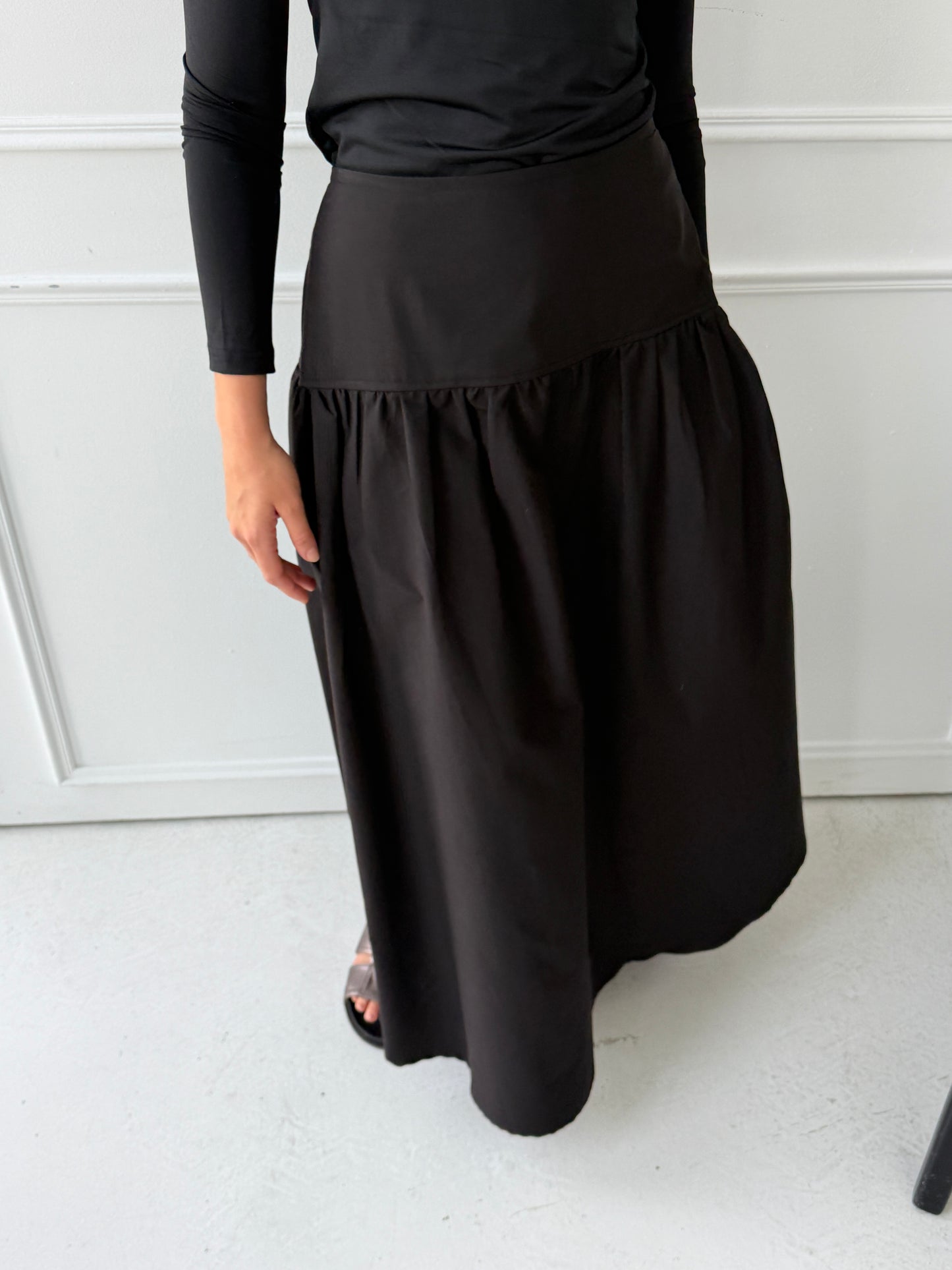 Drop waist skirt-black
