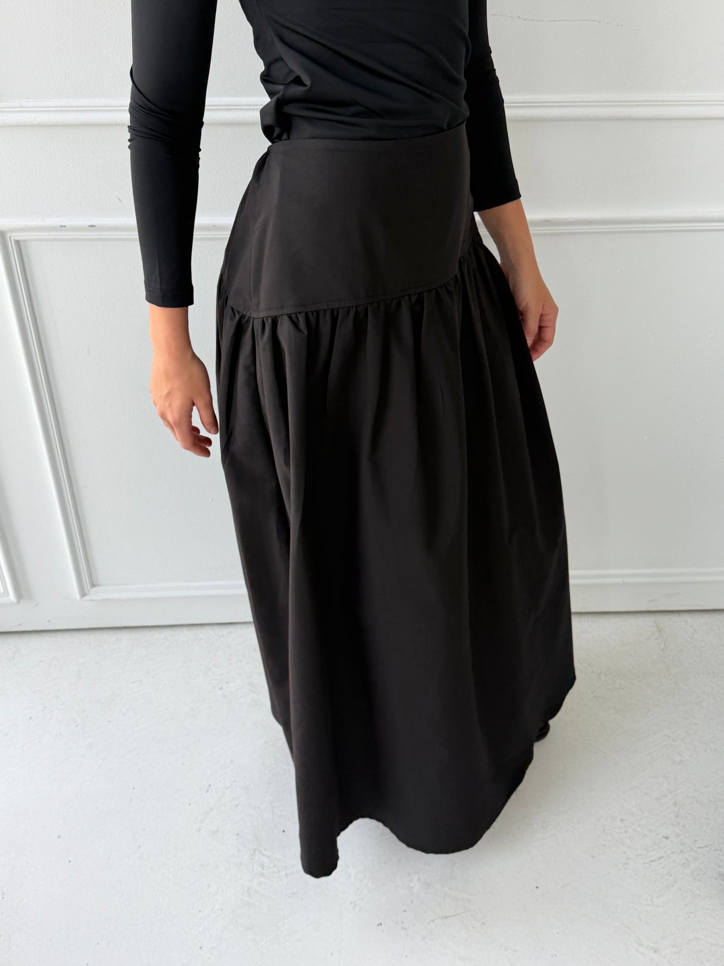 Drop waist skirt-black