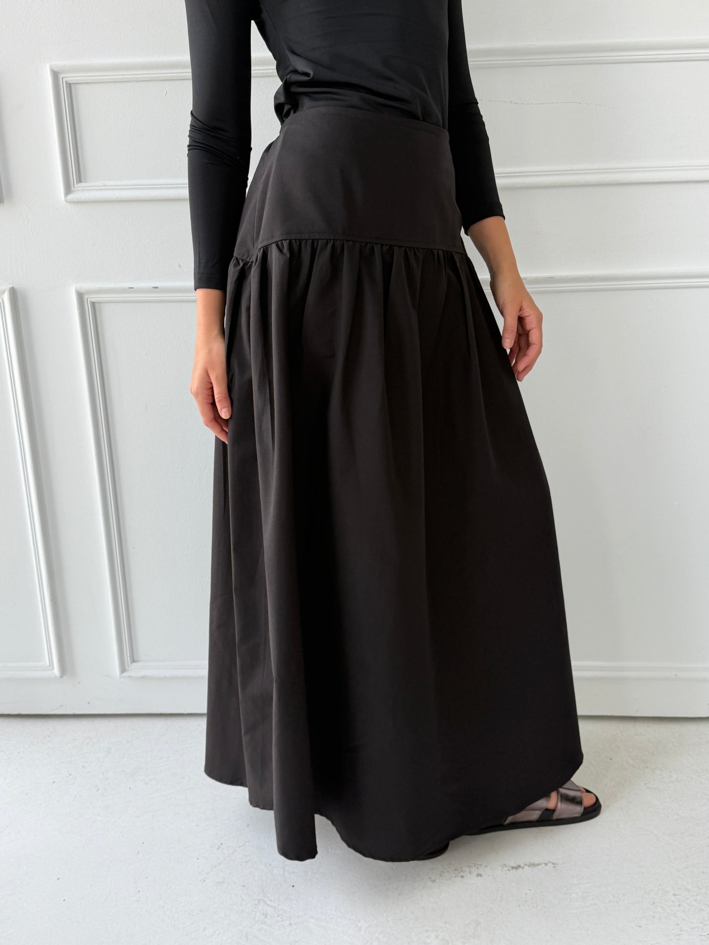 Drop waist skirt-black