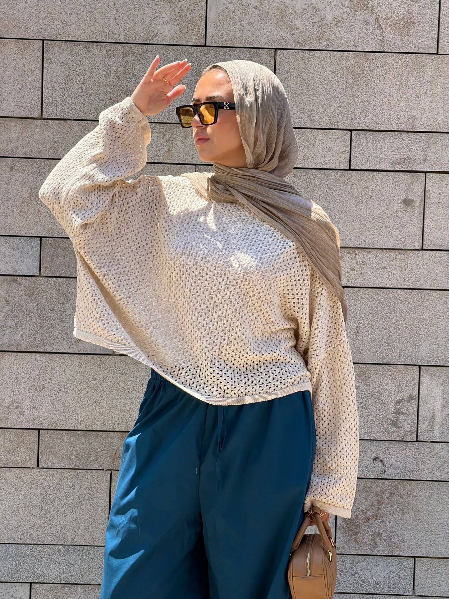 Cropped knit top-beige