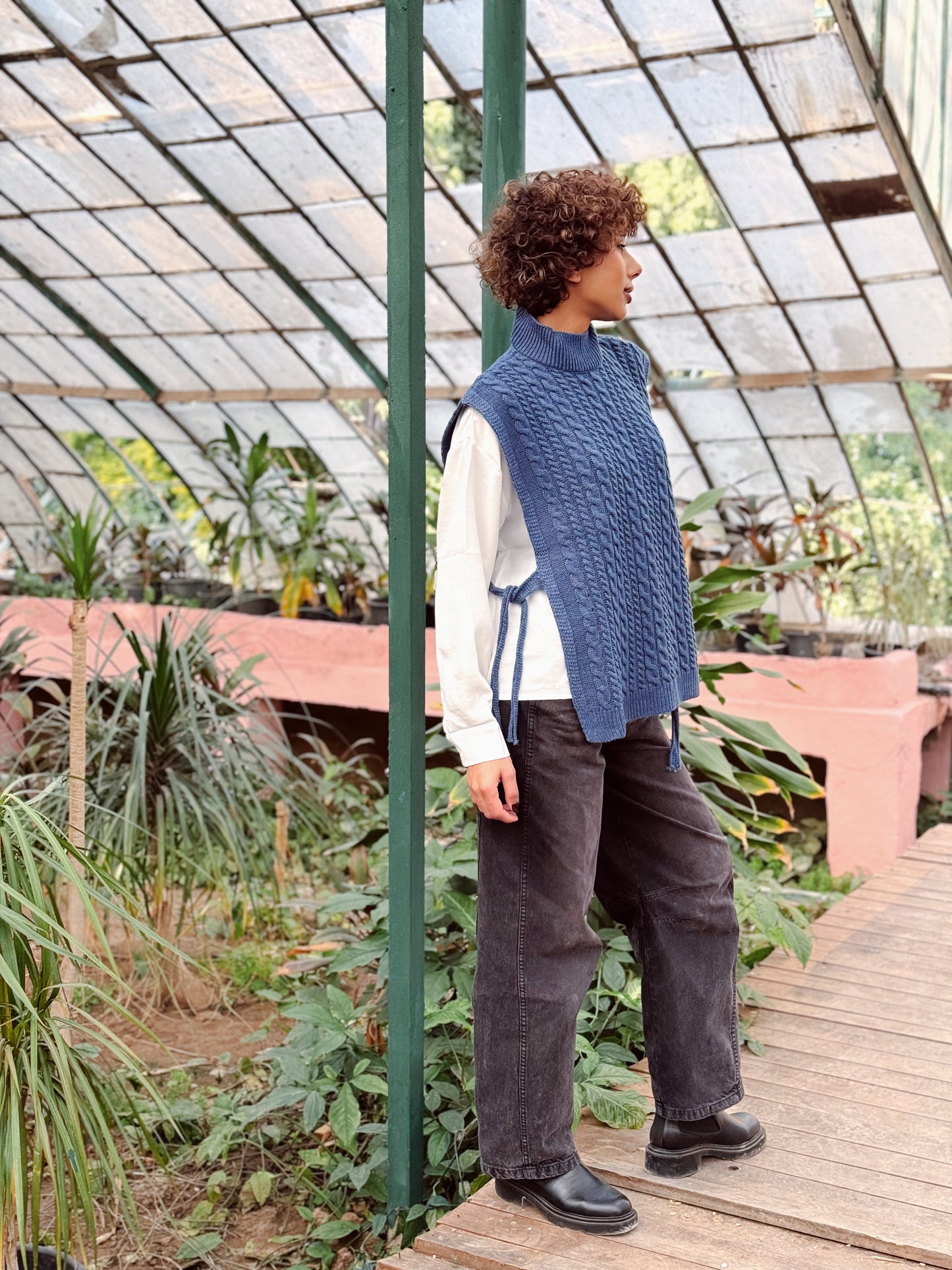 Knit vest-blue