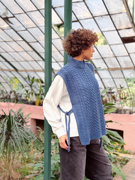 Knit vest-blue