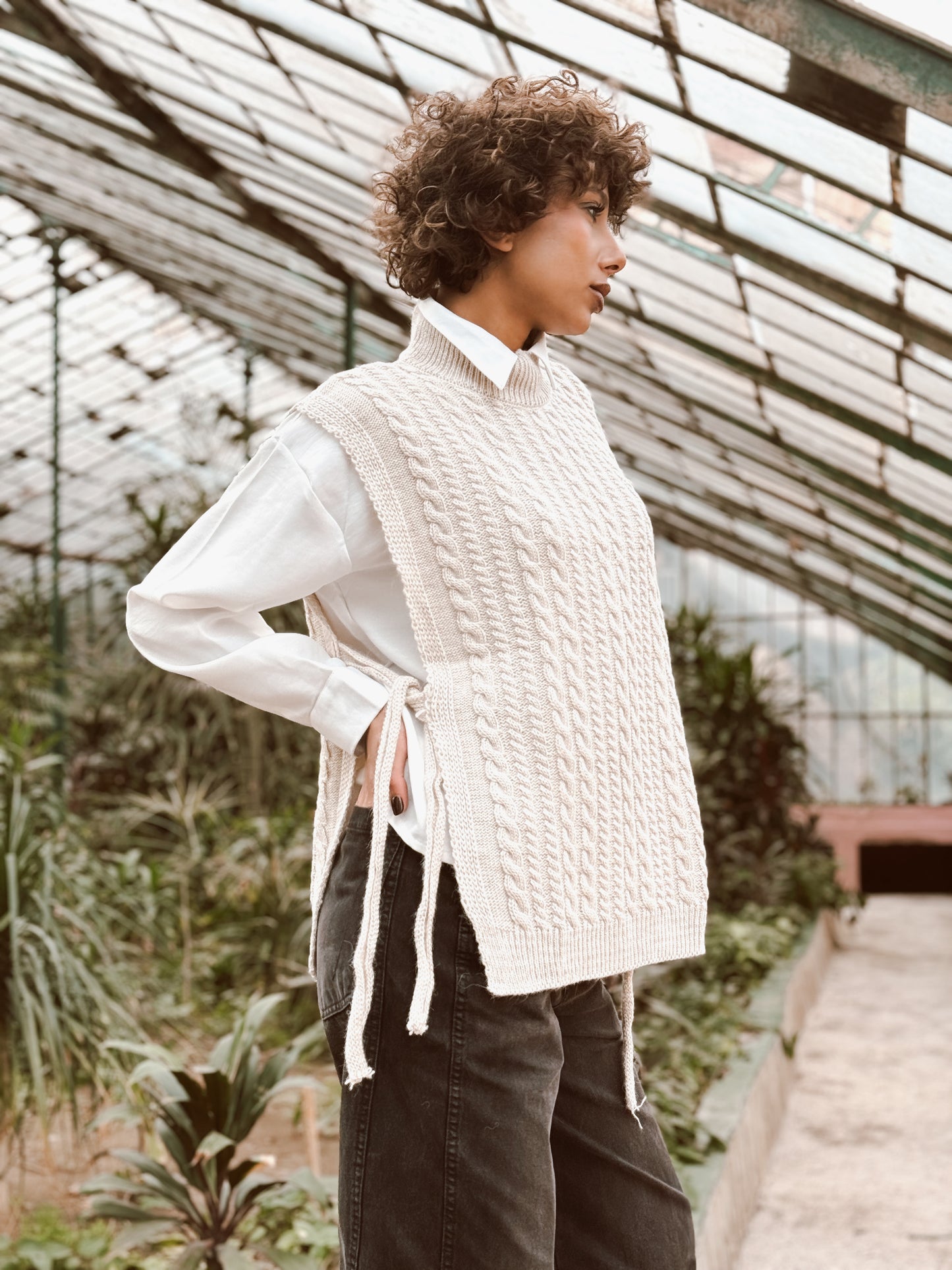 Knit Vest-Beige